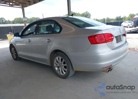 2011 Volkswagen Jetta 2.5L Se z USA, uszkodzony, nr VIN 3VWDZ7AJ7BM397744